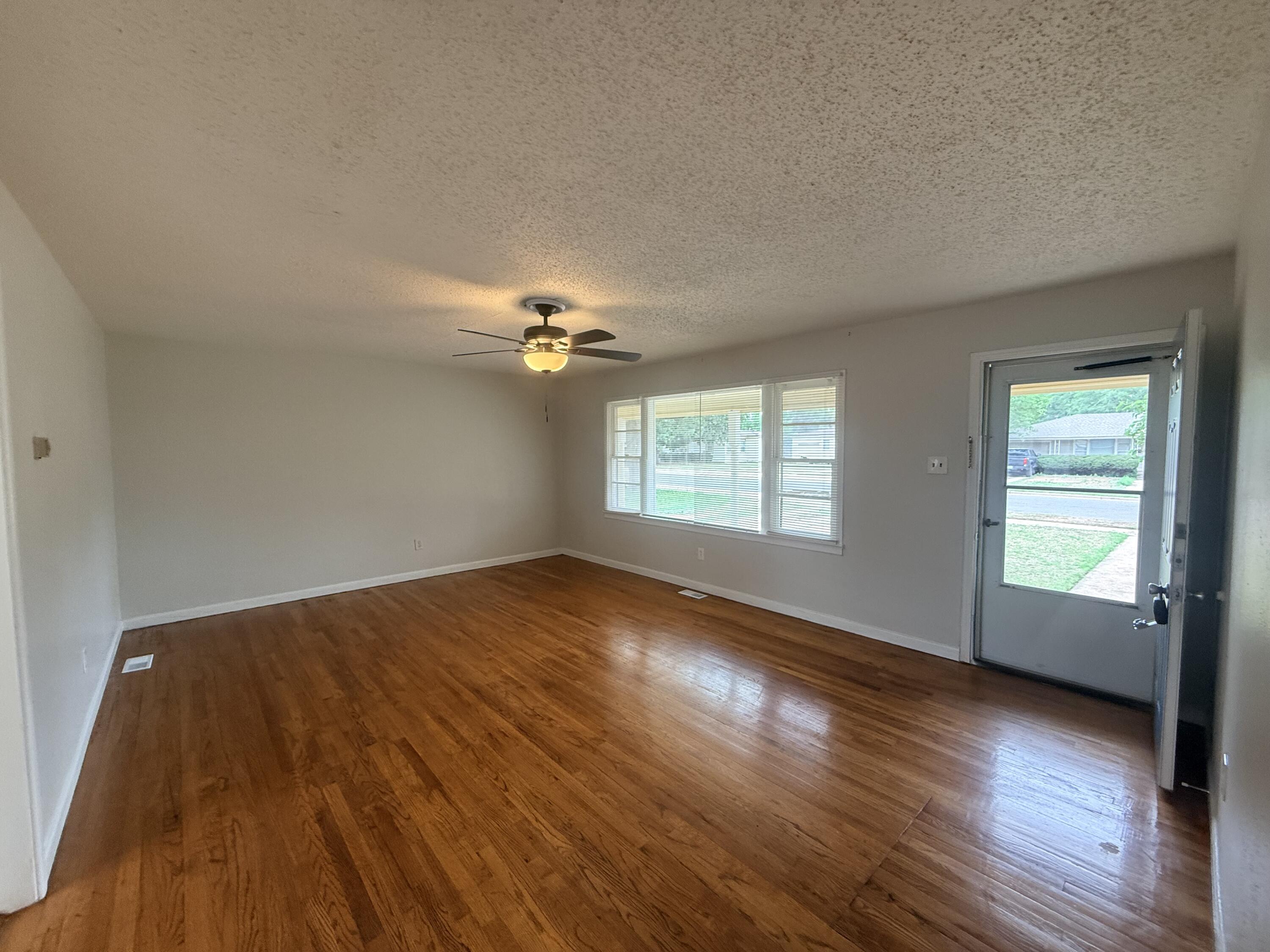 2513 43rd Street Lubbock, TX 79413 - Photo 2 of 11 IMG_0057