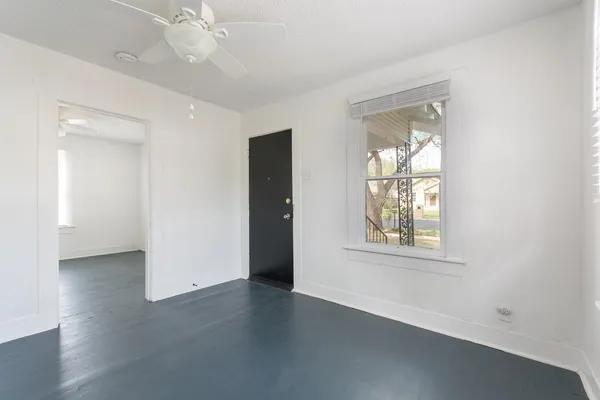 $1,800 | 57 Chalmers Avenue, Austin, TX 78702