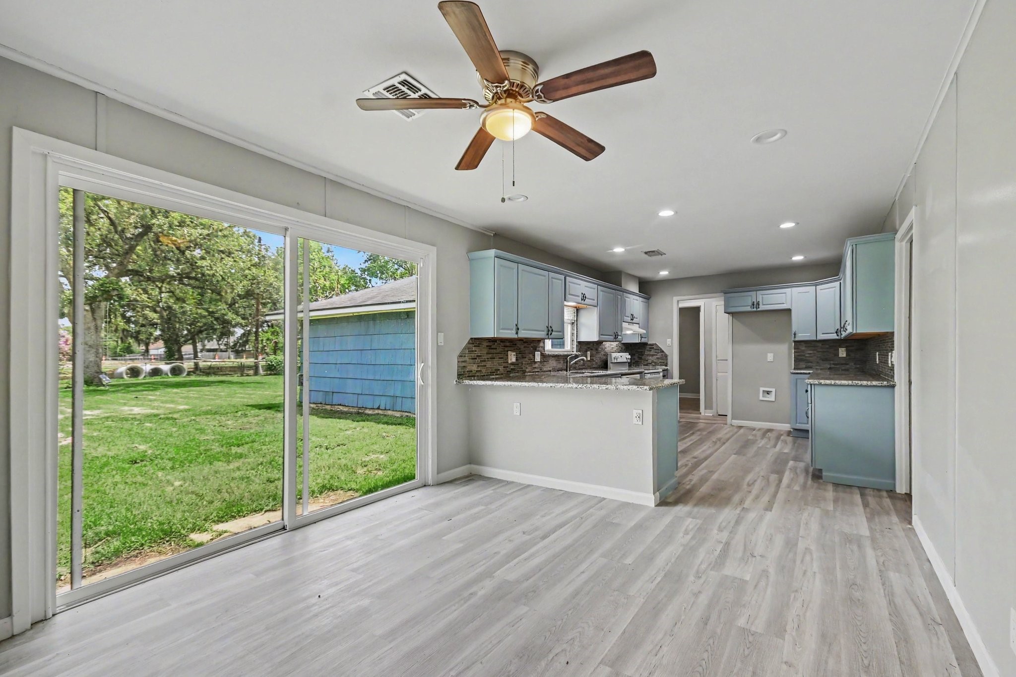 203 Chestnut Street Lake Jackson, TX 77566 - Photo 16 of 31