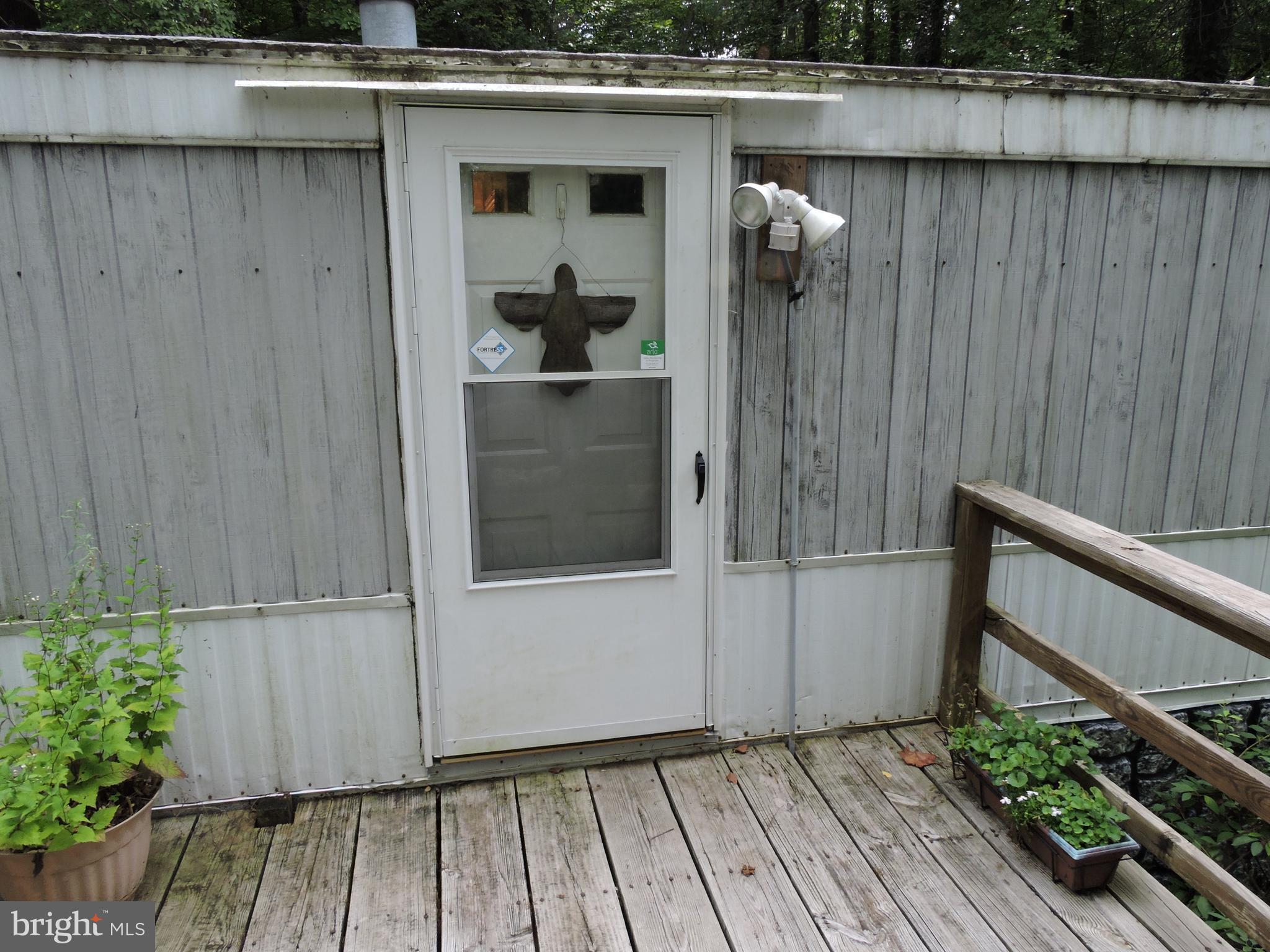 59 Cool Hollow Rd. Come on in!