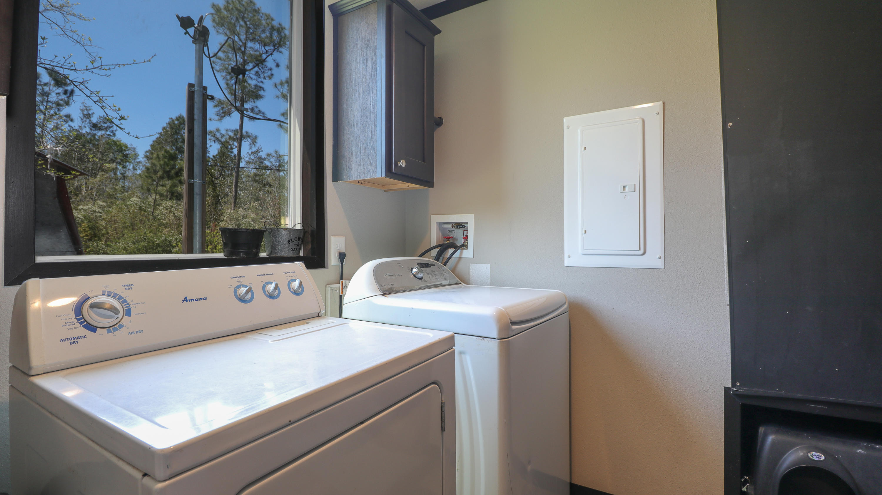 11234 Allen Road Biloxi, MS 39532 - Photo 14 of 18 Laundry