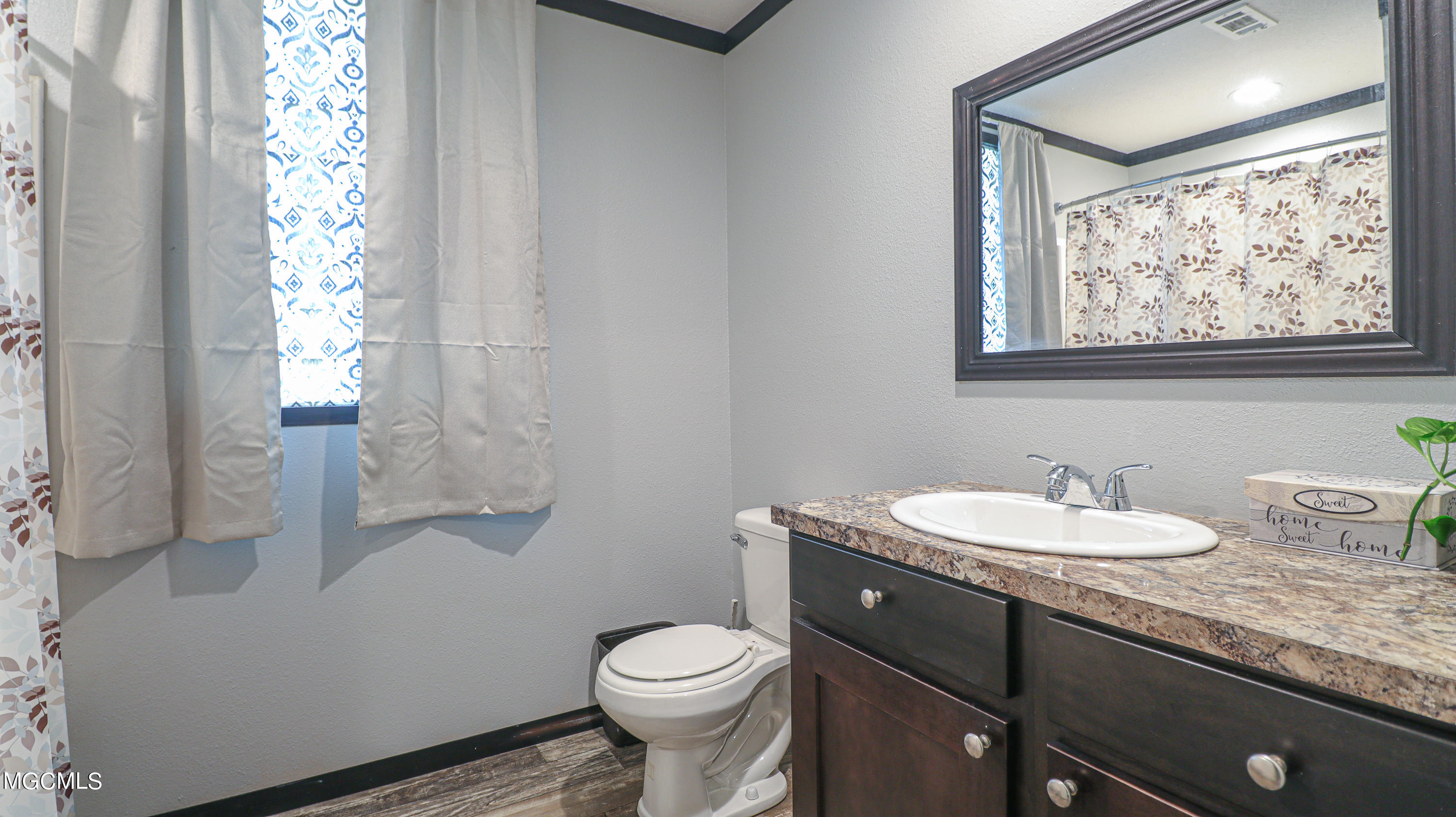 11234 Allen Road Biloxi, MS 39532 - Photo 17 of 18 2nd bath