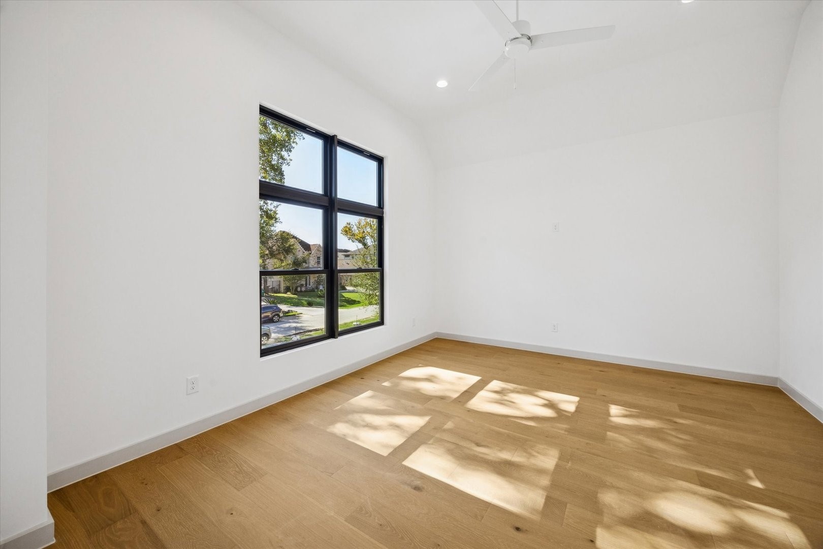 910 West 41st Street Houston, TX 77018 - Photo 24 of 33