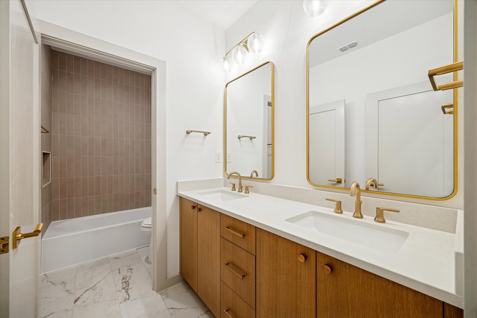 910 West 41st Street Houston, TX 77018 - Photo 25 of 33