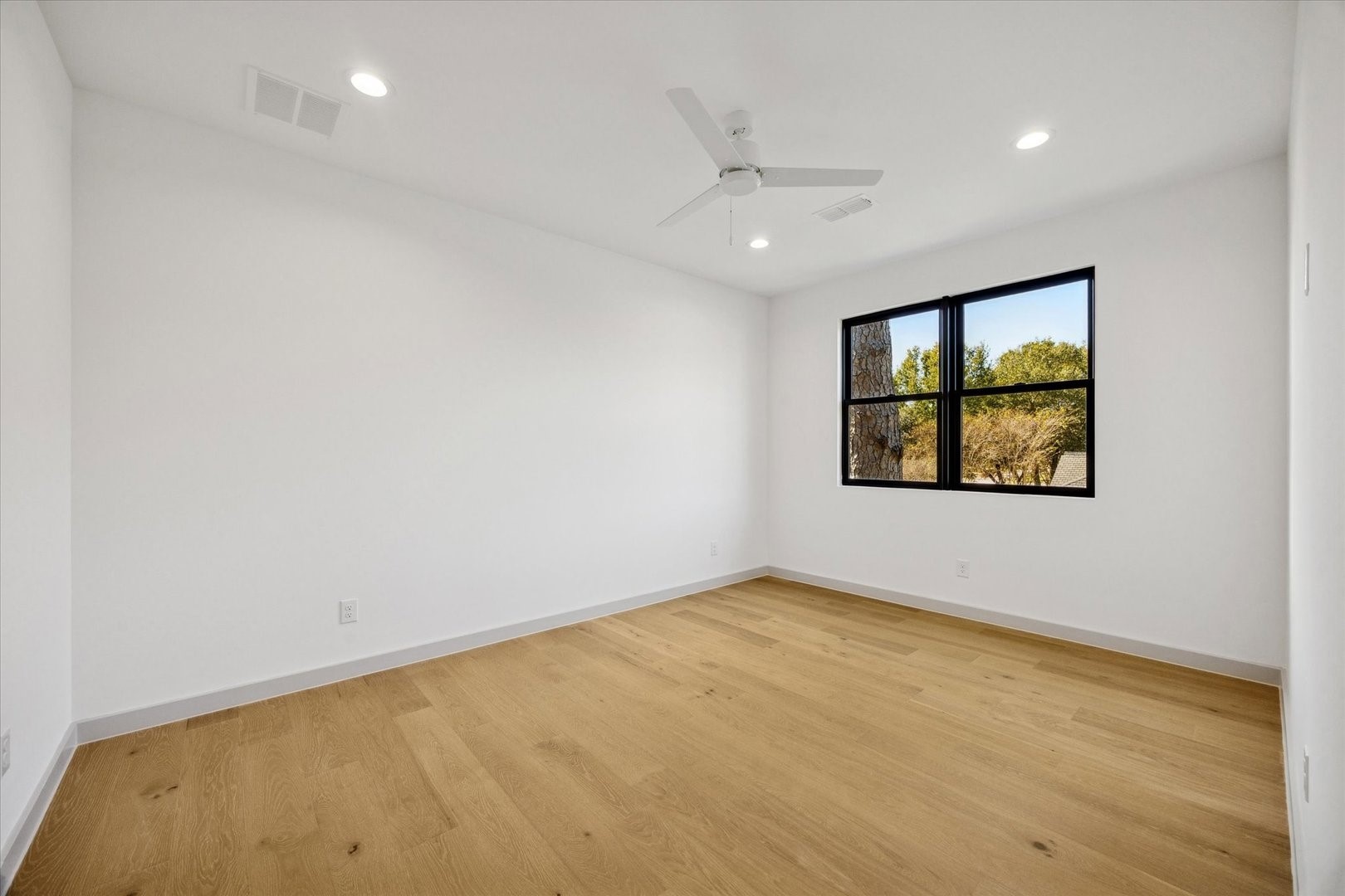 910 West 41st Street Houston, TX 77018 - Photo 26 of 33