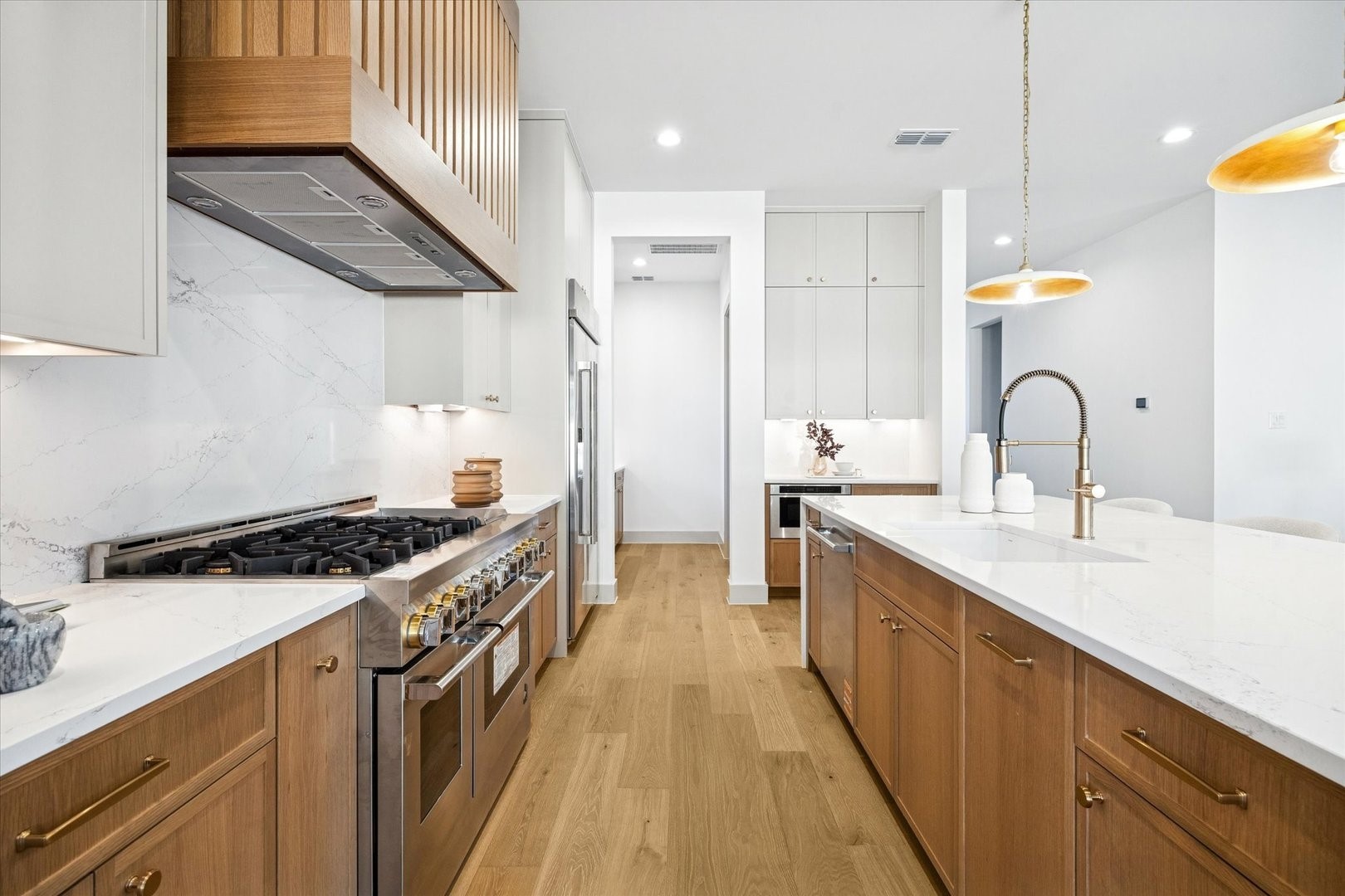 910 West 41st Street Houston, TX 77018 - Photo 10 of 33