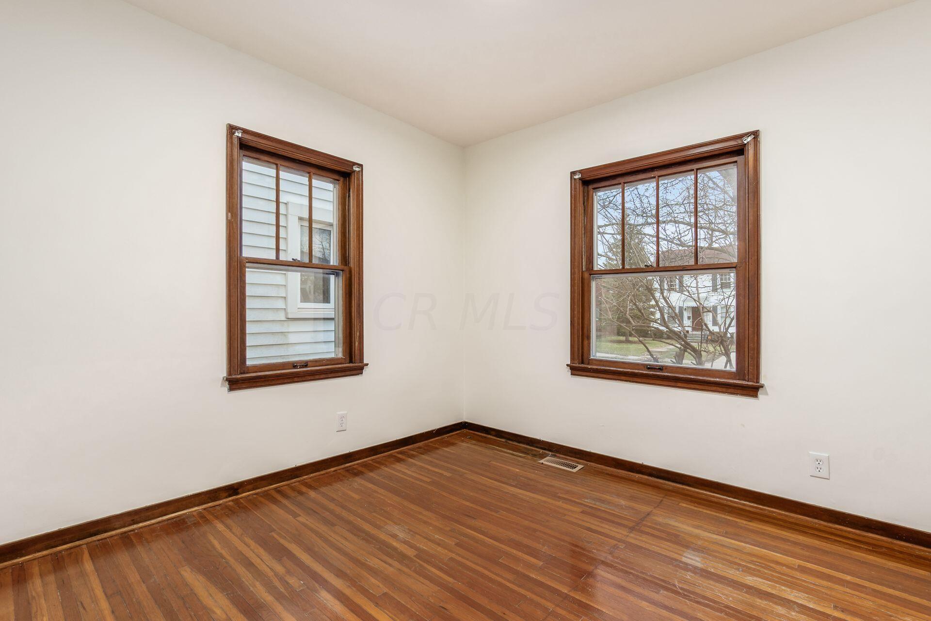 581 South Roys Avenue Columbus, OH 43204 - Photo 16 of 33 Bedroom