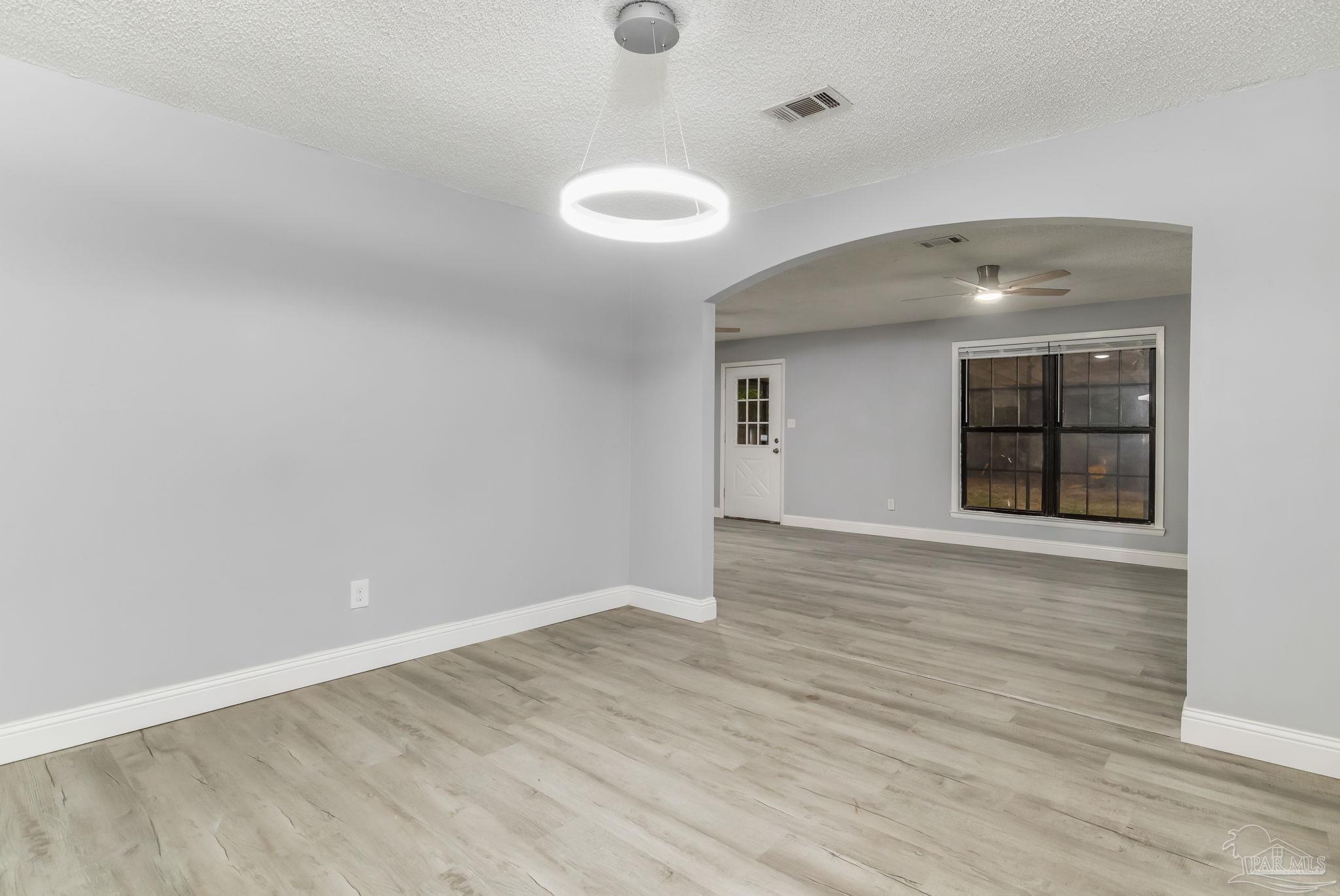 5855 Scotland Road Pensacola, FL 32526 - Photo 9 of 36 Gallery Image 9