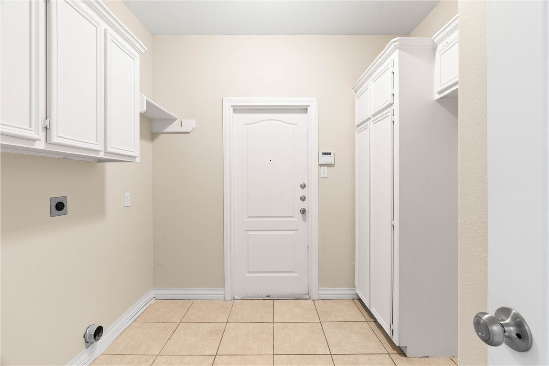 8205 Tango Circle Corpus Christi, TX 78414 - Photo 20 of 22 a view of an empty room