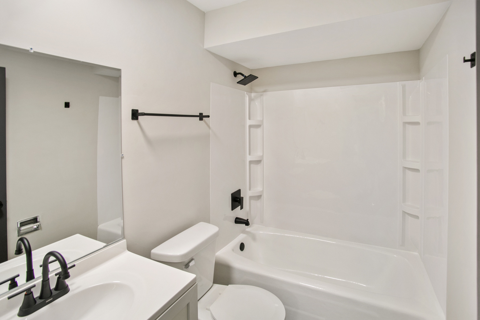 3451 Ithaca Road Olympia Fields, IL 60461 - Photo 20 of 29 a bathroom with a sink toilet and shower