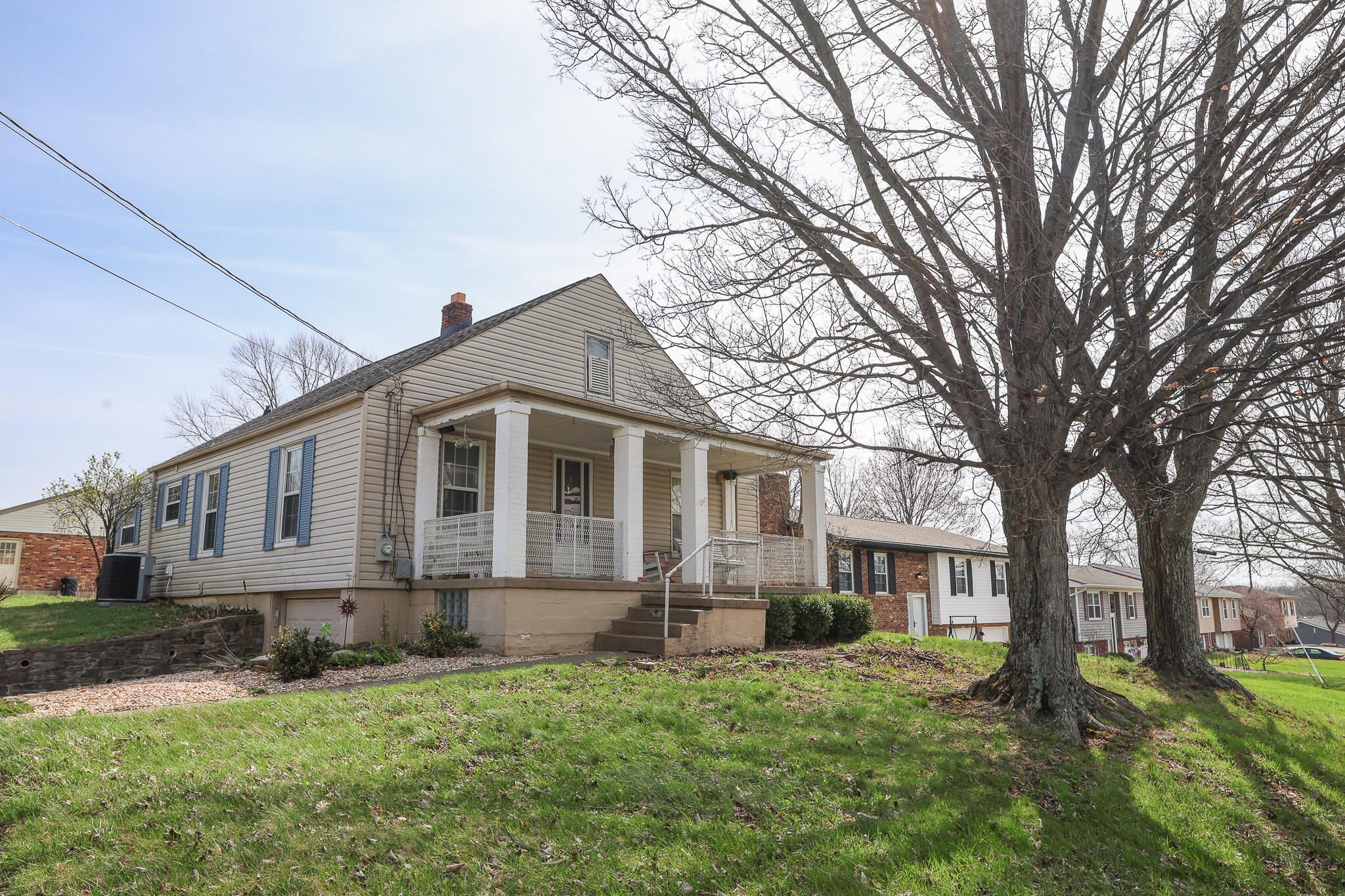 728 Rogers Road Villa Hills, KY 41017 - Photo 1 of 21