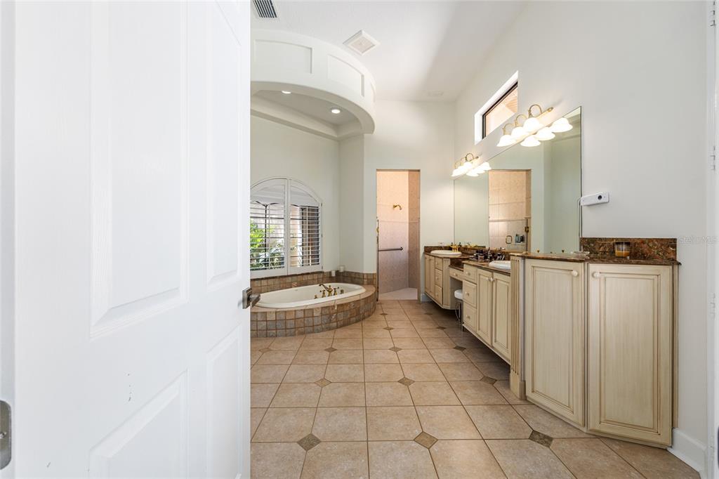 708 Southeast 44th Road Ocala, FL 34480 - Photo 40 of 76