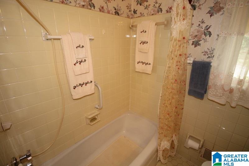 1041 Sharp Drive Birmingham, AL 35235 - Photo 12 of 20