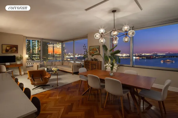 $2,800,000 | 10 West Street, Unit 22E | Battery Park City