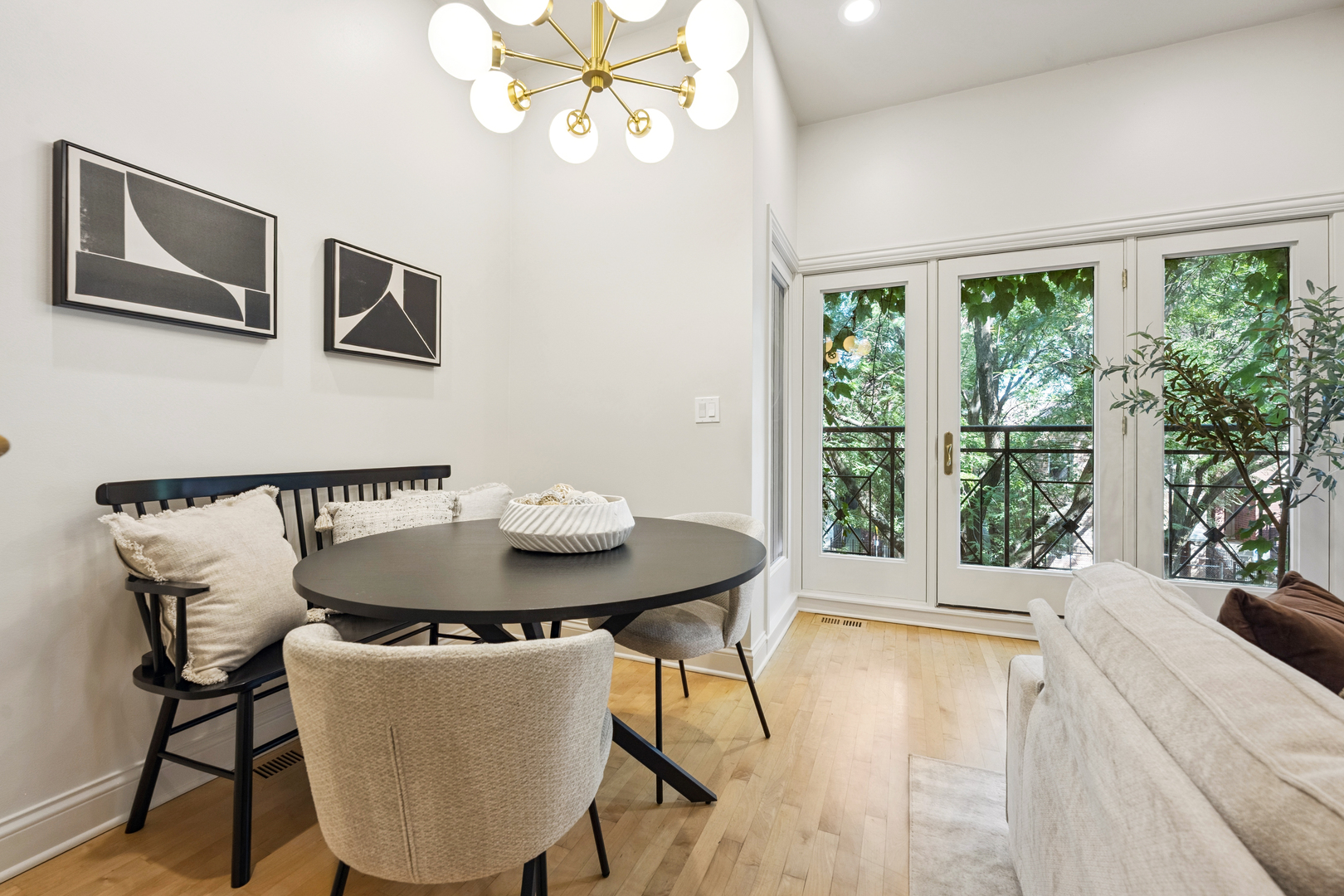 906 North Hermitage Avenue, Unit 2 Chicago, IL 60622 - Photo 11 of 27