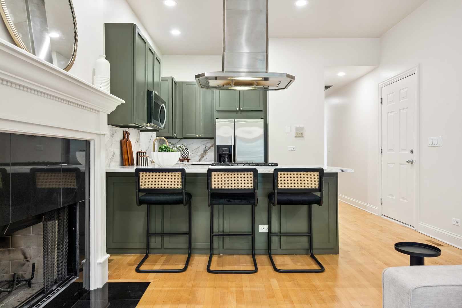 906 North Hermitage Avenue, Unit 2 Chicago, IL 60622 - Photo 15 of 27