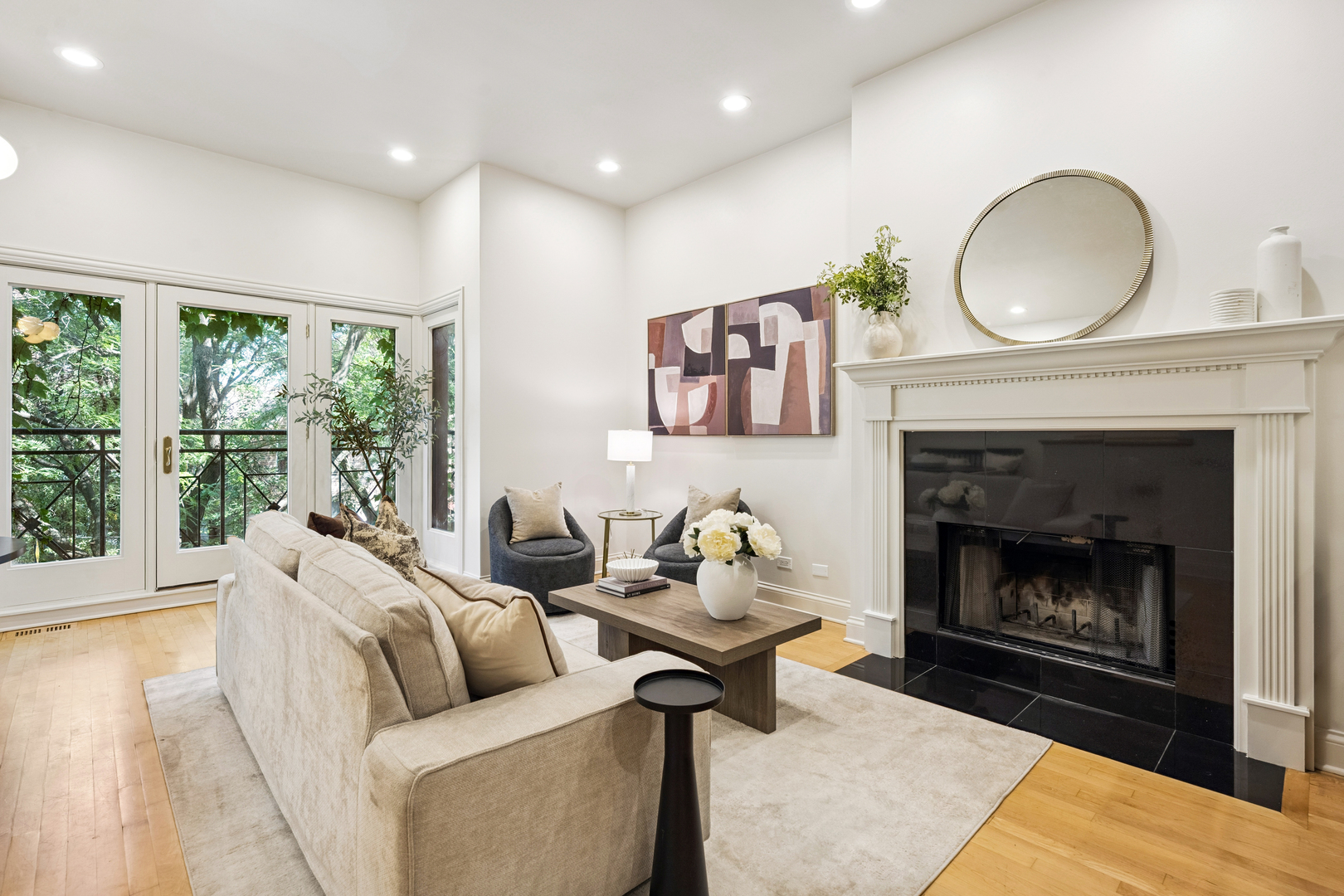 906 North Hermitage Avenue, Unit 2 Chicago, IL 60622 - Photo 6 of 27