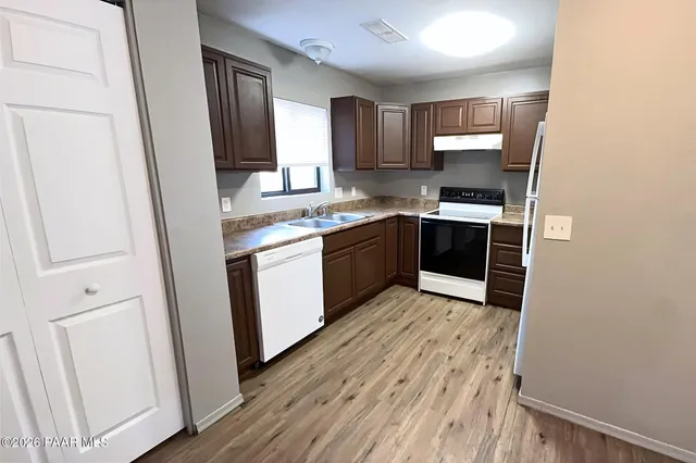 $1,450 | 114 South Virginia Street, Unit B, Prescott, AZ 86303