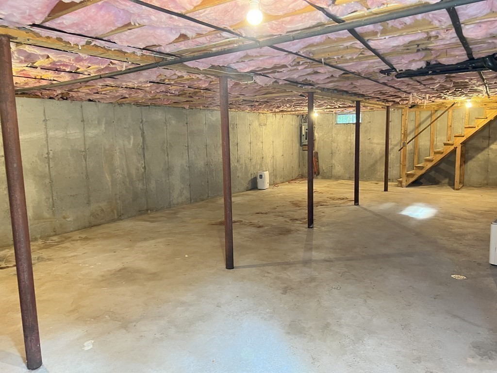 290 Little Alum Road Brimfield, MA 01010 - Photo 26 of 42 a view of an empty room