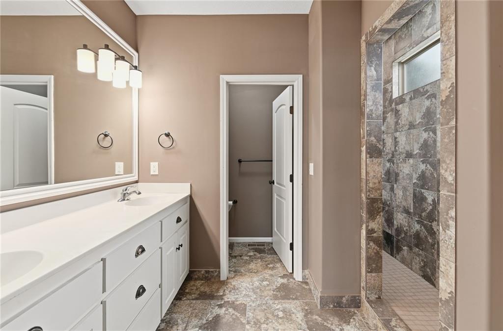 1500 Whispering Ridge Pleasant Hill, MO 64080 - Photo 21 of 44