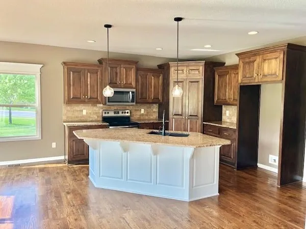 $519,000 | 1500 Whispering Ridge, Pleasant Hill, MO 64080