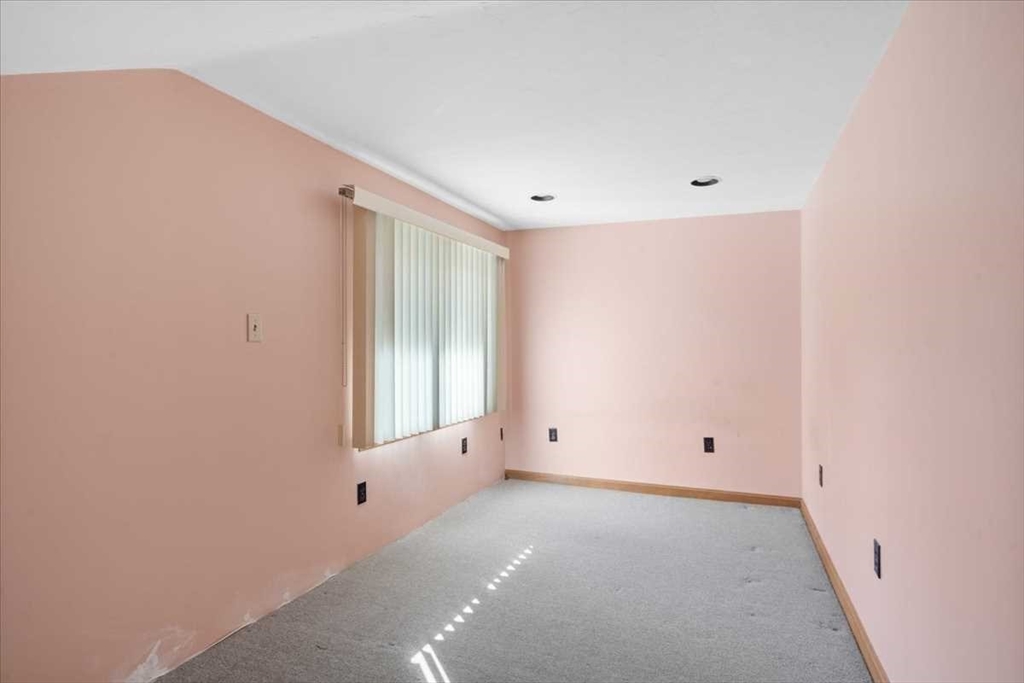 30 Tobin Road Leicester, MA 01611 - Photo 23 of 33