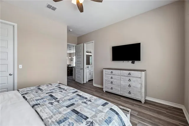 $779,000 | 125 Lakeview Road, Rockport, TX 78382