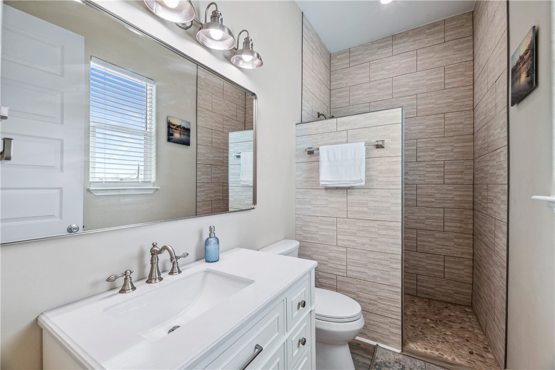 125 Lakeview Road Rockport, TX 78382 - Photo 16 of 40