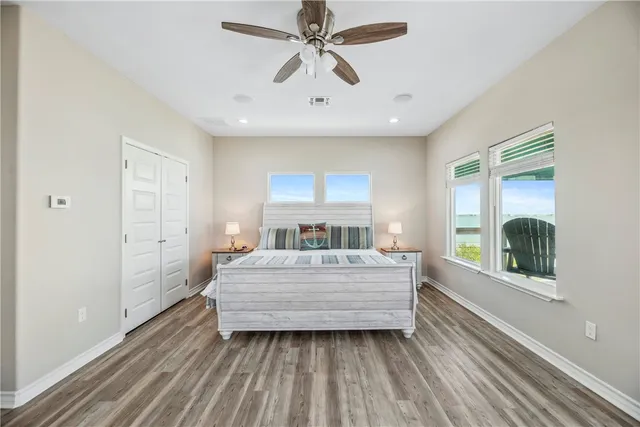 $779,000 | 125 Lakeview Road, Rockport, TX 78382