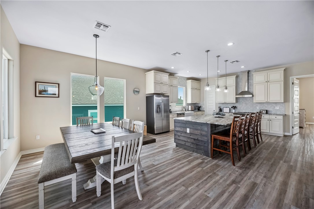 125 Lakeview Road Rockport, TX 78382 - Photo 4 of 40