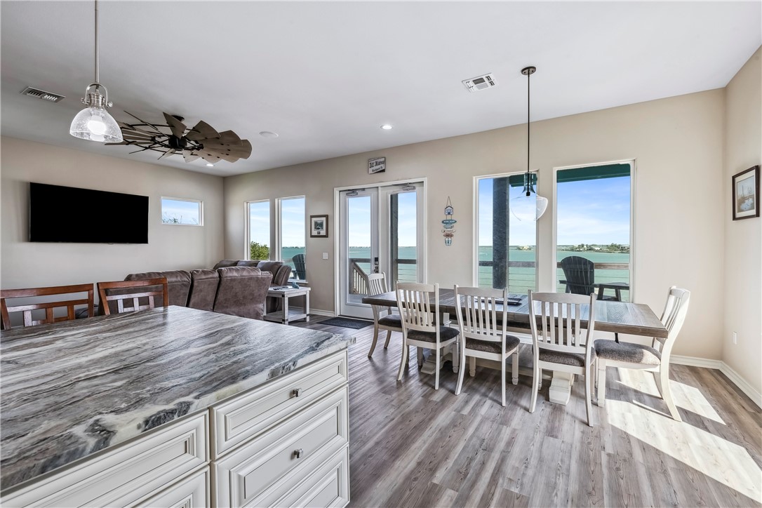 125 Lakeview Road Rockport, TX 78382 - Photo 8 of 40