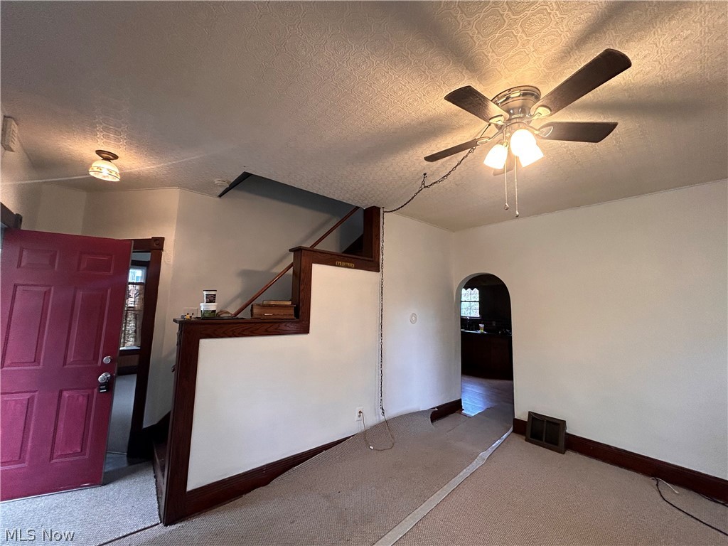26057 Cadiz Road Freeport, OH 43973 - Photo 10 of 24 Entrance foyer