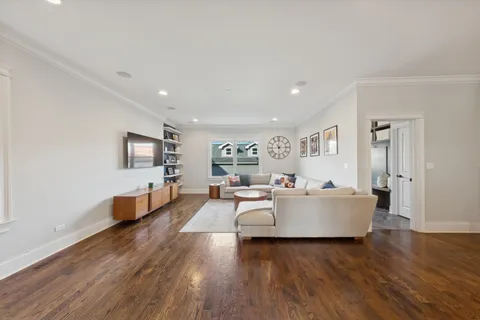 $850,000 | 5622 West Pensacola Avenue, Chicago, IL 60634