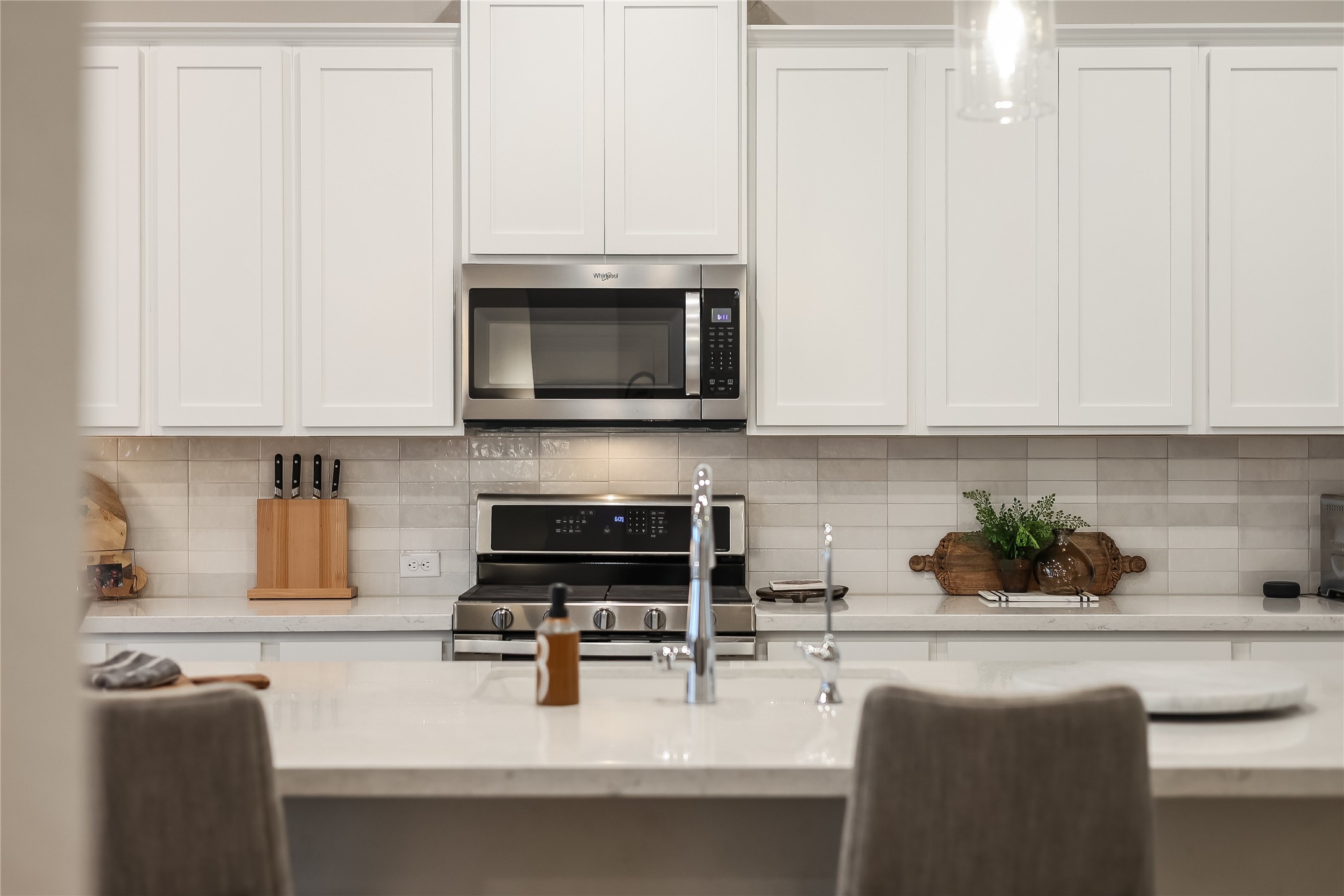 8400 Skytex Street Austin, TX 78744 - Photo 10 of 37