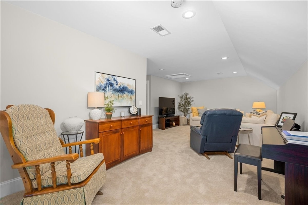 32 Hawk Lane, Unit 48 Framingham, MA 01701 - Photo 23 of 35