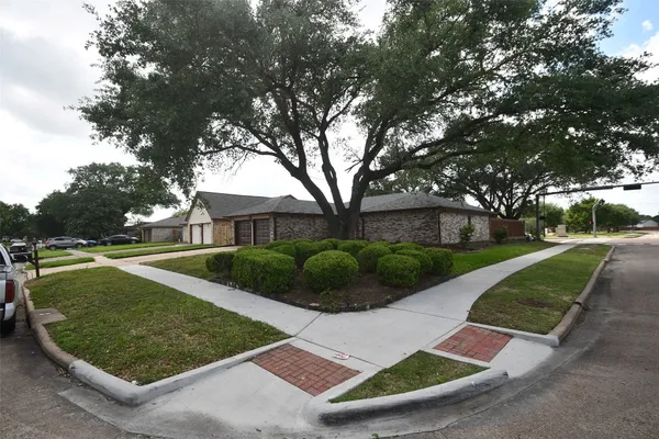 $1,995 | 1302 Gentle Bend Drive, Missouri City, TX 77489
