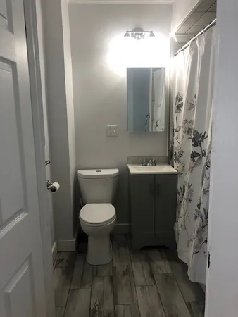 $2,500 | 33 Ann Street, Newport, RI 02840