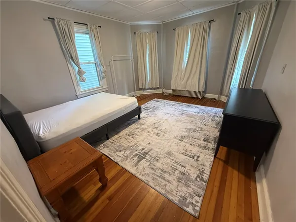 $2,500 | 33 Ann Street, Newport, RI 02840