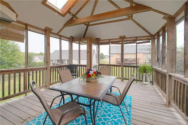 $424,900 | 1004 Hackberry Court, Liberty, MO 64068