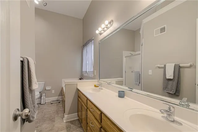 $424,900 | 1004 Hackberry Court, Liberty, MO 64068