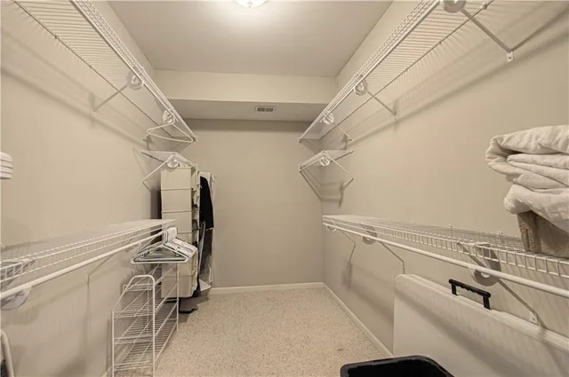 $424,900 | 1004 Hackberry Court, Liberty, MO 64068