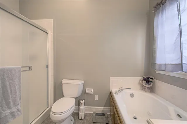 $424,900 | 1004 Hackberry Court, Liberty, MO 64068