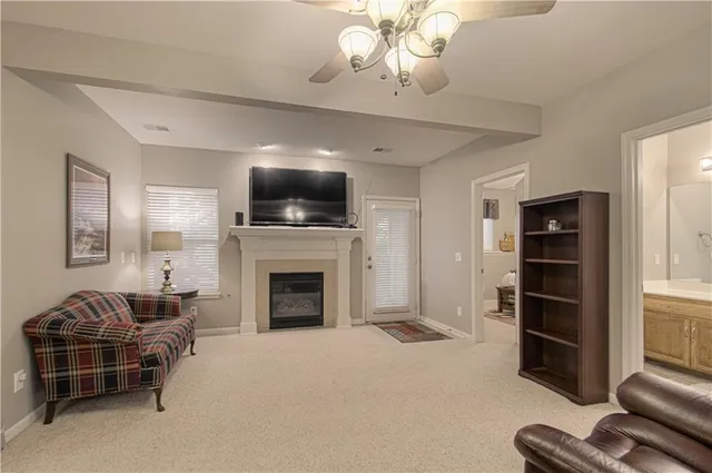 $424,900 | 1004 Hackberry Court, Liberty, MO 64068