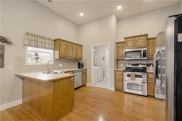 $424,900 | 1004 Hackberry Court, Liberty, MO 64068