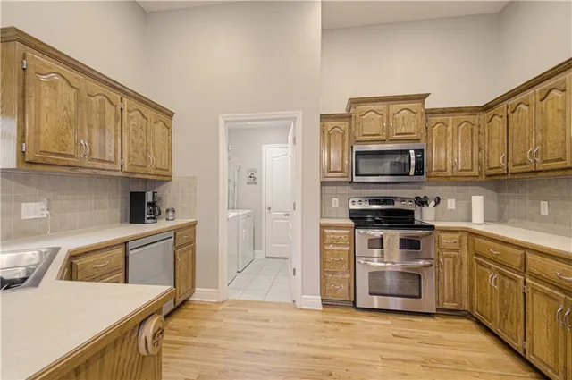 $424,900 | 1004 Hackberry Court, Liberty, MO 64068