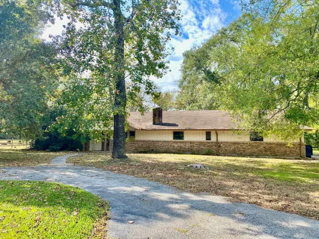 $2,250 | 14216 Horseshoe Bend, Conroe, TX 77384