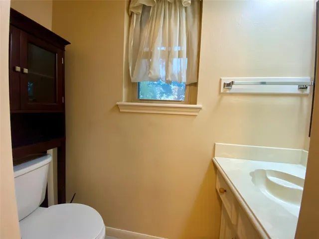 $2,250 | 14216 Horseshoe Bend, Conroe, TX 77384