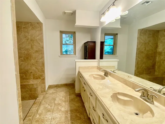 $2,250 | 14216 Horseshoe Bend, Conroe, TX 77384