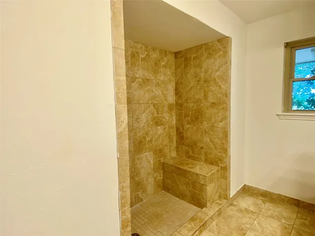 $2,250 | 14216 Horseshoe Bend, Conroe, TX 77384