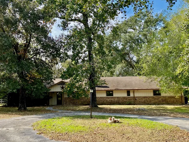 $2,250 | 14216 Horseshoe Bend, Conroe, TX 77384